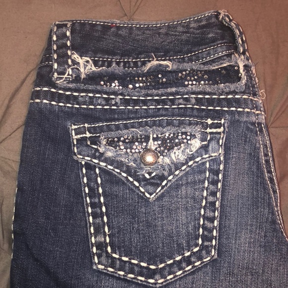 Flare bottom jeans - Picture 2 of 3